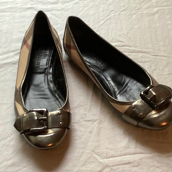 Burberry flats 7.5 - Picture 1 of 5